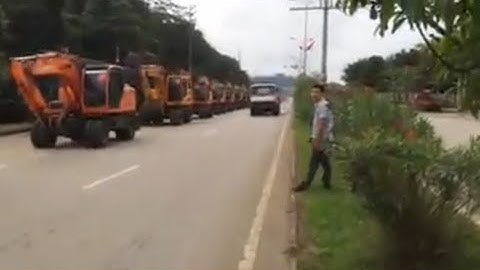 Rước Dâu độc và lạ . Rước Dâu bằng máy xúc đào