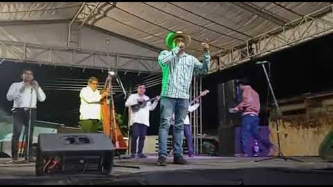 Francisco Salazar cantando negro de palo en Santa ...
