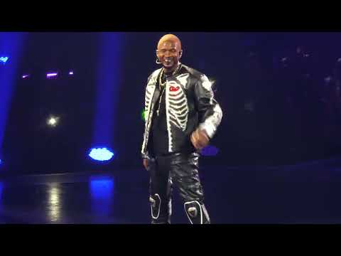 Usher - "My Boo" (Live in Las Vegas)