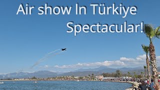 Watch this pilot do a Top Gun show over Fethiye town in Southern Türkiye. The F16 is quite amazing!