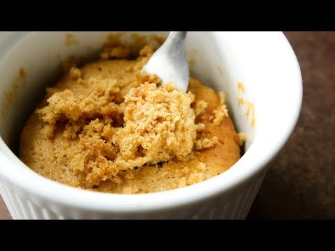 LOW CARB PEANUT BUTTER MUG CAKE RECIPE FOR KETO | HOW TO MAKE A CAKE FOR THE KETOGENIC DIET