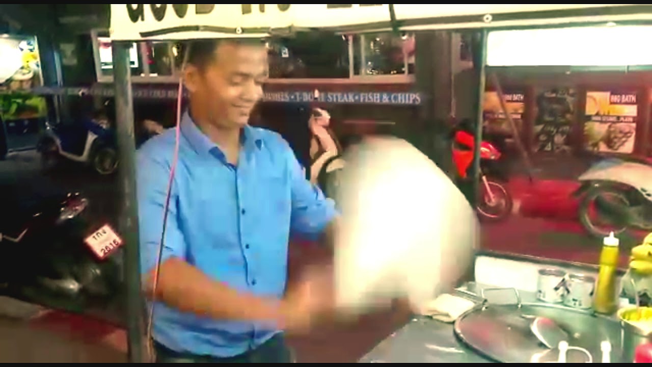Must try in Thailand Banana Pancake ROTI street food in Chaweng