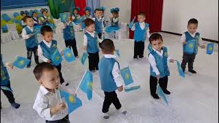 картинка: Республика күніне ұлдар биі