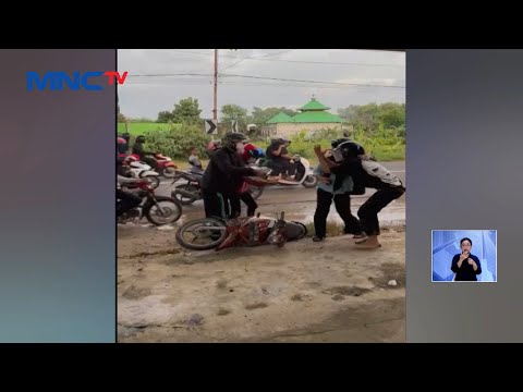 Histeris! Pasangan Kekasih Boncengan Motor Dikroyok Konvoi Pesilat di Tuban - LIS 23/01