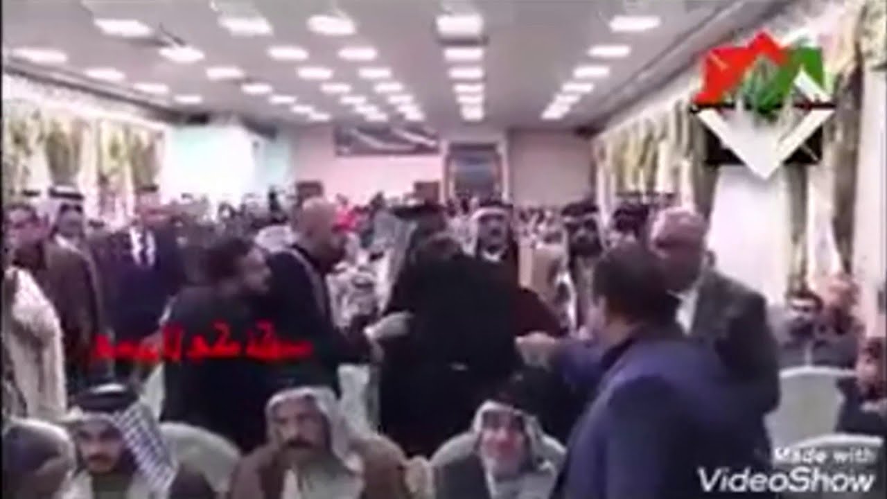 العراق: فيديو يظهر تجاوز قاسم مصلح زعيم ميليشيا الطفوف على شيوخ العشائر في كربلاء
