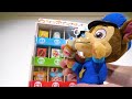 ¡Niños, juguemos y aprendamos con nuestra NUEVA máquina expendedora! =)