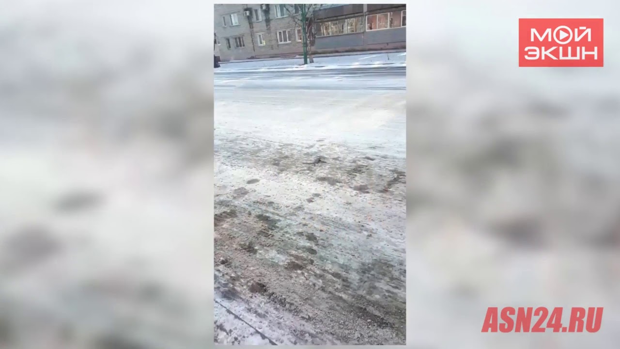 Благовещенцу не понравились не чищенные после снегопада остановки - YouTube