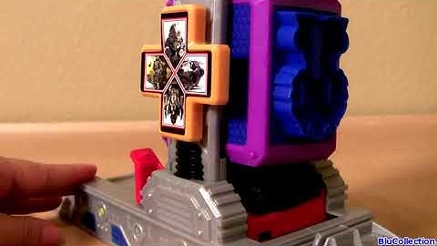 (REUPLOAD) Play Doh Transformers Autobot Workshop Playset Transform Lightning McQueen in Autobots