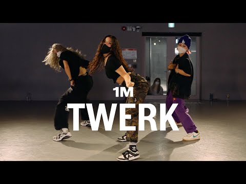 City Girls - Twerk ft. Cardi B / Learner's Class