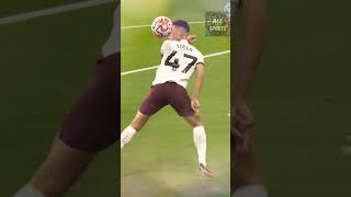 🤯 Phil Foden's ball control is on another level! #PhilFoden #Football #Skills