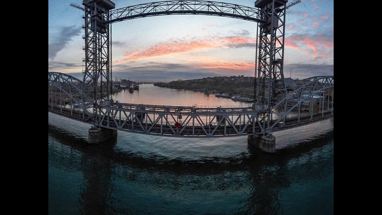 Разводной мост в ростове на дону железнодорожный. Разводной мост в ростове. Подъемный мост в ростове. Разводной мост в ростове на дону железнодорожный. Жд мост в ростове.