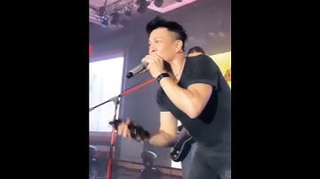 Thumbnail of Ariel Noah - Menghapus Jejakmu | live concert