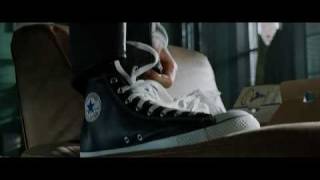 zij is Betrokken schrobben Converse product placement scenes in I,robot - YouTube