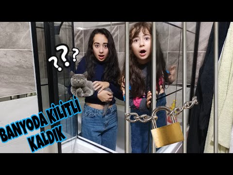 ASYA BİZİ MİNİCİK BANYOYA KİLİTLEDİ ESMA ve KEDİ ÇOK KORKTU ماما جابت بيبي - جنى مقداد | طيور الجنة