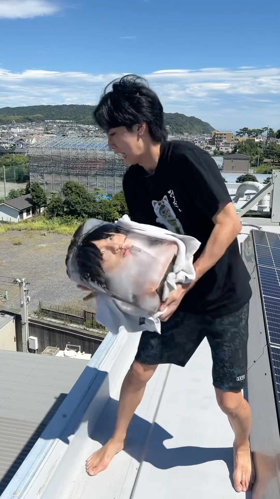 凍ったはじめしゃちょーの顔を屋上から落とすとどうなるの？