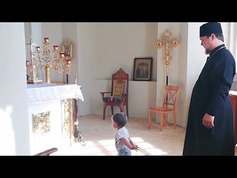 Маленький пономарь!