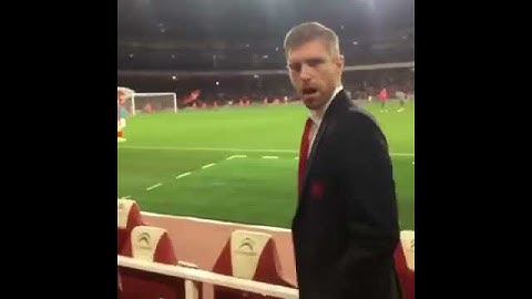 Arsenal Defender Per Mertesacker Brutally Pranked By Young Fan