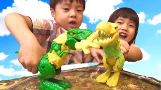 恐竜 おもちゃ ねんど Dinosaur GAME WRECK'N ROAR PlayDoh Toy