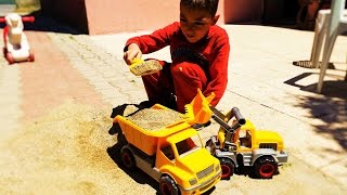 Truck Videos For Kids | Toy construction equipment.