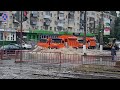 Самый затопленный перекресток в Волгограде осушают снегоуборщики