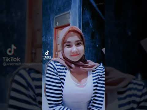 tiktok cewek jilbab gunung gede keliatan belahannya