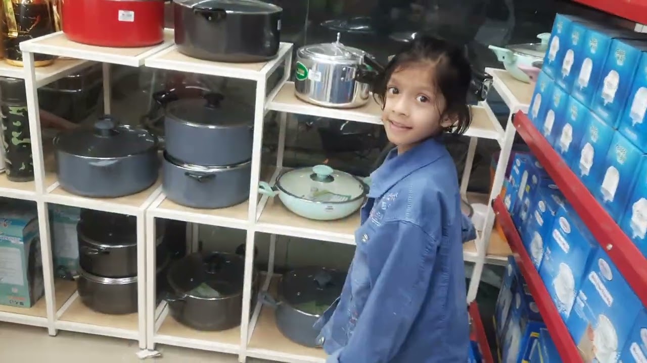 চলে আসলাম কালীগঞ্জে বেস্ট বাই থেকে ঘুরতে আর কেনাকাটা করতে। 