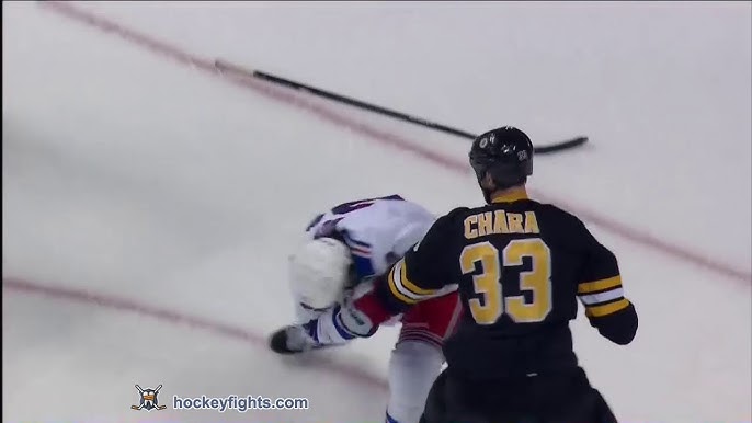 NHL: Zdeno Chara fights Jeffrey Viel in Islanders-Sharks game