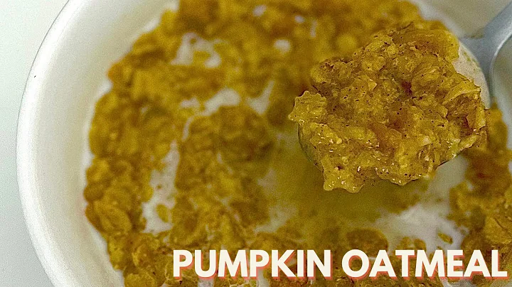 A Creamy Pumpkin Apple Cinnamon Oatmeal for a Healthy Fall Breakfast