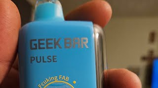 What's inside a Geek Bar Vape!!