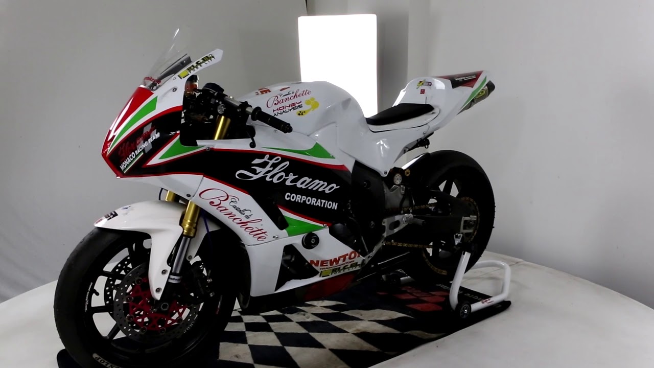 HONDA CBR 600 RR PISTA - YouTube
