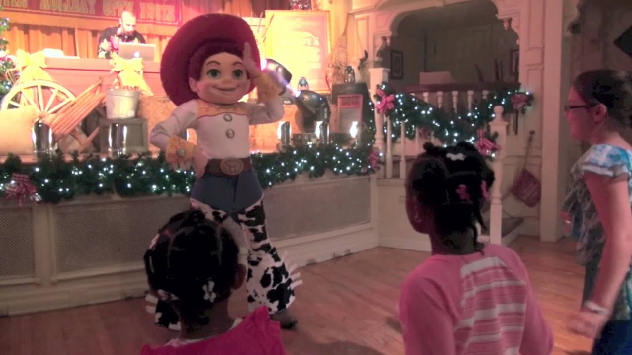 Christmas at Walt Disney World: Jessie the Single Lady