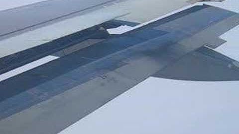 British Midland (BD129) LHR - DUB unusual flap vibration