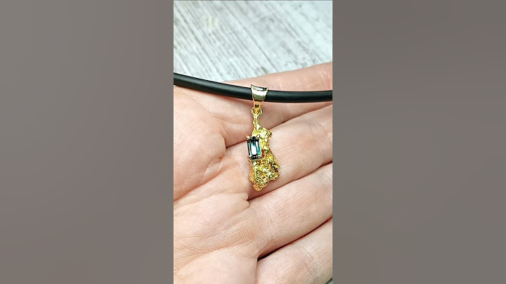 Australian Gold Nugget pendant with Australian Parti Sapphire