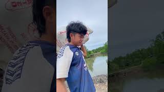 Selling crabs🦀 #pond #Kalimantan #crab #bolang