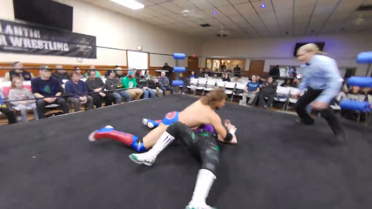 "Sugar" Dan Stofko stepped into the ring against Axl Crowe! - Highlights