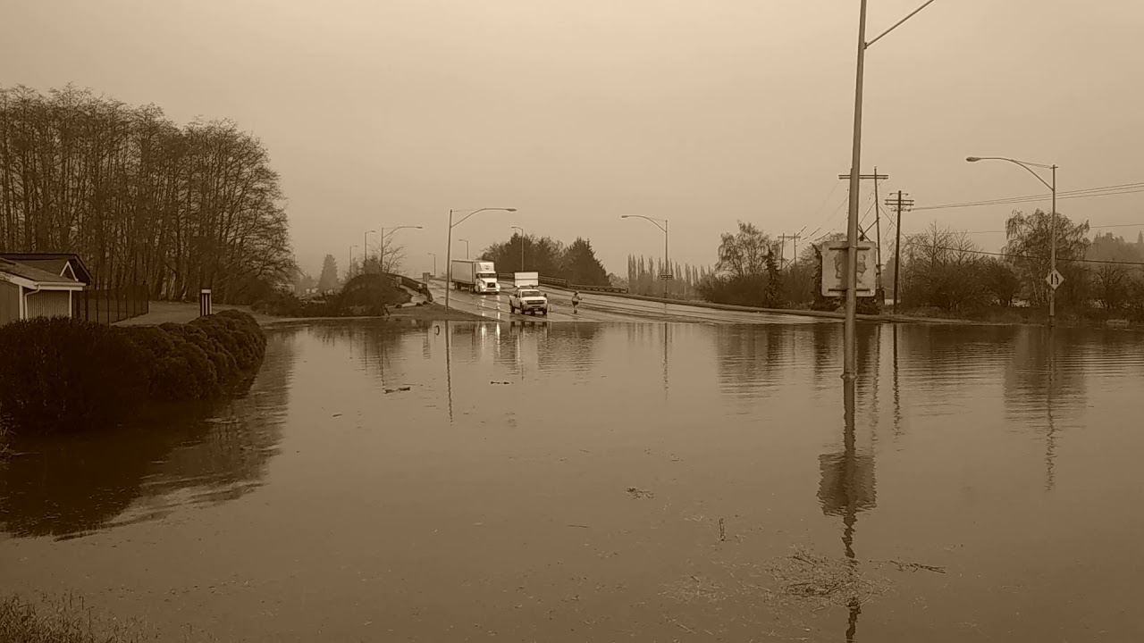 HWY 101 flooded in Raymond, Washington. 1122021 YouTube