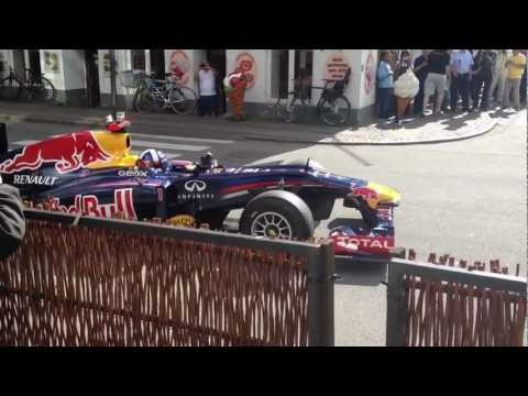 David Coulthard HITTING KERB !! during Donut Copenhagen F1 Red Bull