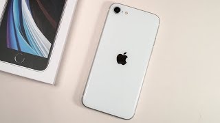 iPhone SE 2020 White Unboxing \& First Impressions