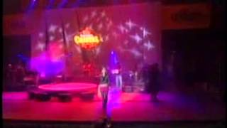Video voorbeeld van "DAMARIS   Poco a Poco live concert"