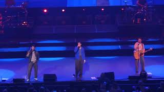 Waffle House - Jonas Brothers Live in Thackerville OK