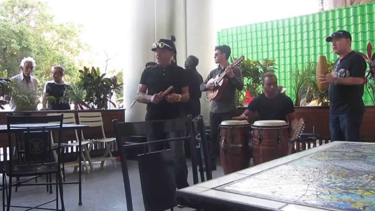 EL RETO - Música Cubana en el bar Louvre del Hotel Inglaterra. La Habana - YouTube
