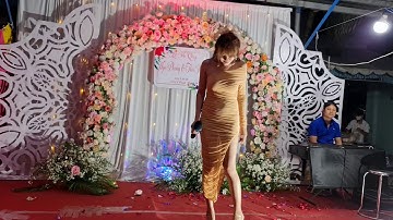 Ngọc Nữ Tâm Thảo  được khán giả đám cưới Bình Dương hâm mộ, Yumi Bội Nhi diễn Show cuối