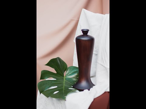 Вишукана ваза з дерева клена, видео 1