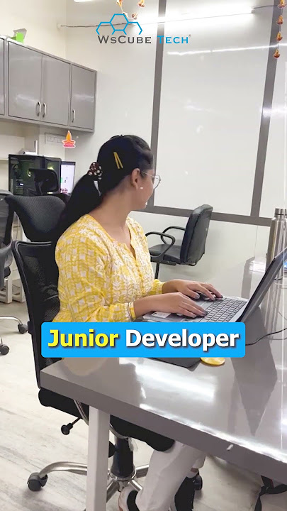 Junior Developer v/s Senior Developer😛 #shorts #funny