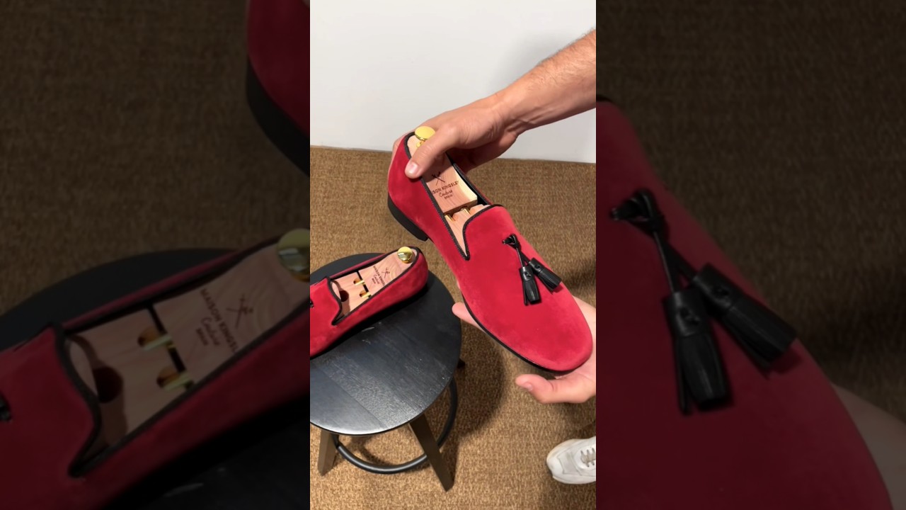 Create custom men's and women's slippers in the 3D Luxury Studio. 