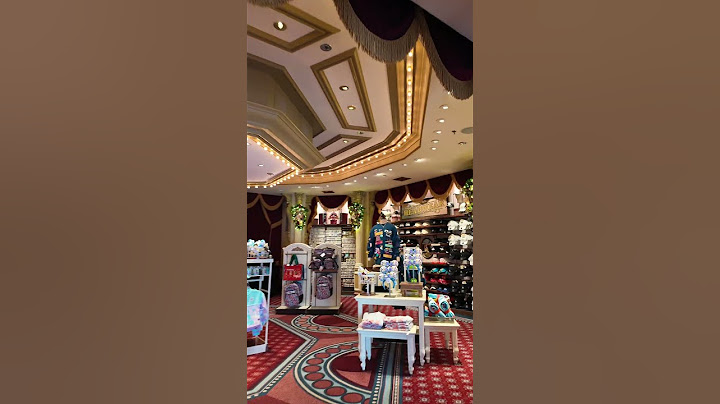 Main Street Cinema - Vintage Shopping at Magic Kingdom Park - Walt Disney World - @PapaBestDisney​