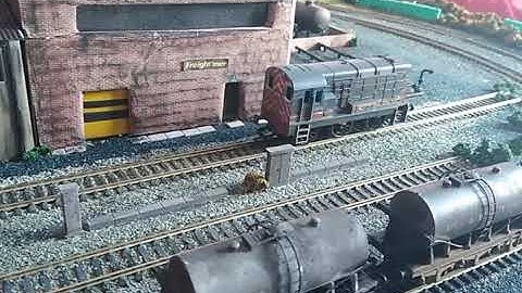HORNBY CLASS 08 After a service!
