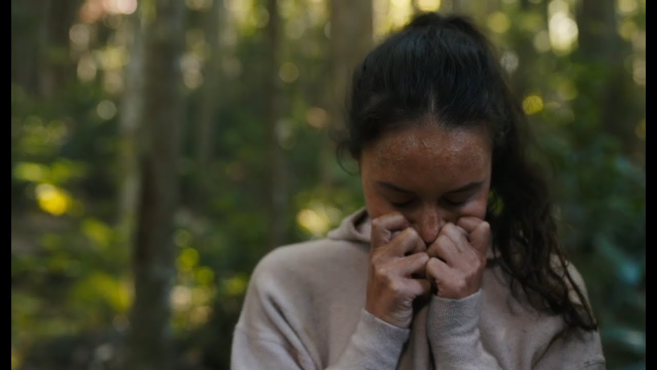 The Wilds - Toni Shalifoe cries