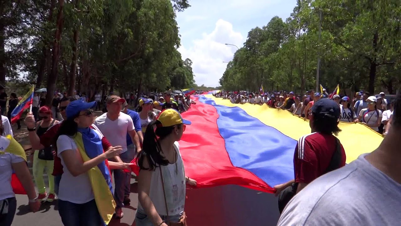 27F Bandera de 180 mts por la UCAB Guayana Puerto Ordaz YouTube