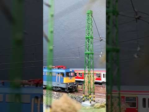 V43 személyvonattal #piko